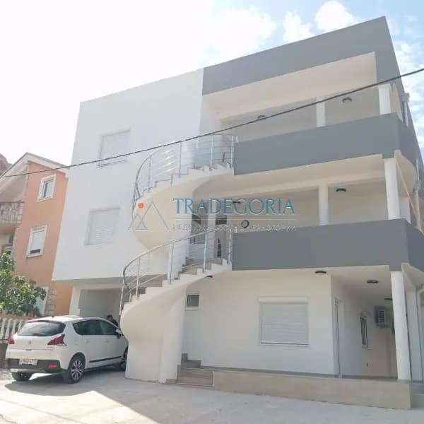 The sale of apartments and studios in the new building, Dobra Voda, Bar has begun.