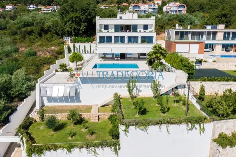 Đenovići'de Villa, Herceg Novi