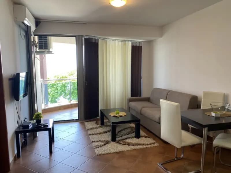 One-bedroom apartment in the Dobra Voda neighborhood in Bar