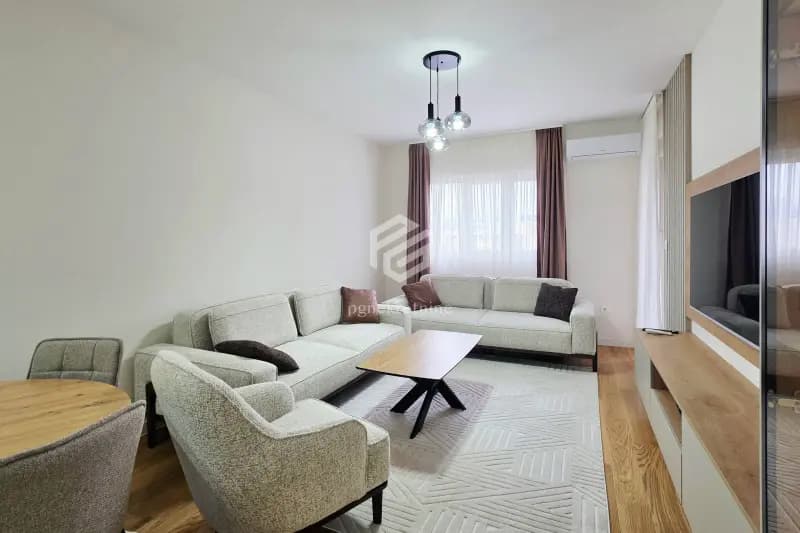 Однокімнатна люксова квартира 49м2 + гараж, Central point – Подгориця