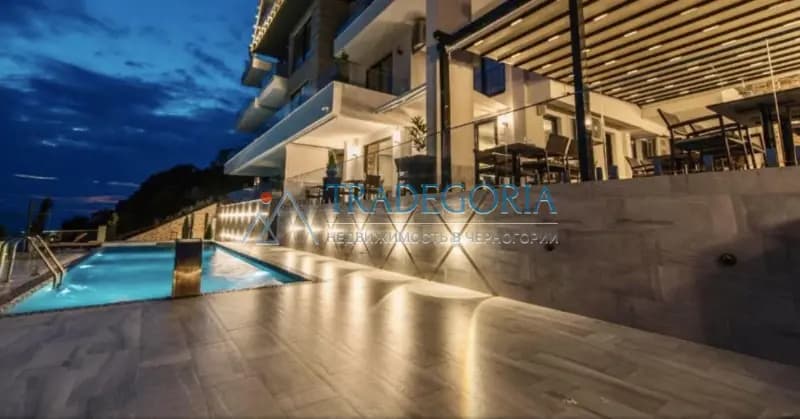 Comfortable two-room apartment in a four-star apart-hotel with a pool, right on the seashore in Dobre Vode.