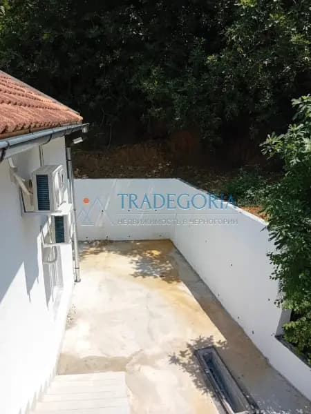 Dvospratna kuća u Misićima, Sutomore