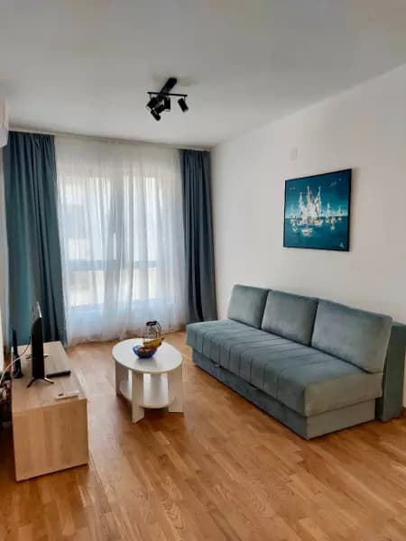 Namješten jednosoban stan u Bečićima – 400 metara od mora