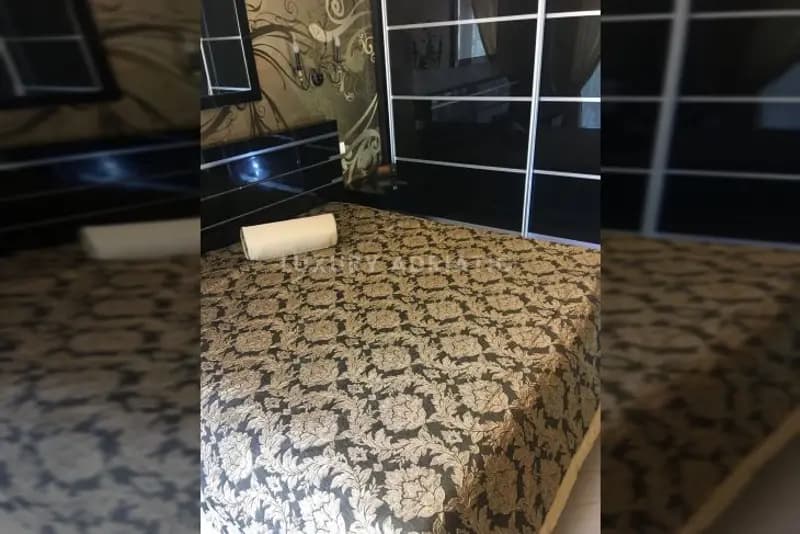 Orahovac'ta bahçeli üç odalı daire