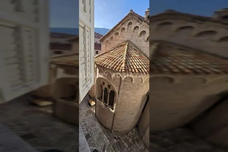 Kotor - Stari grad - prodaja trosobnog stana