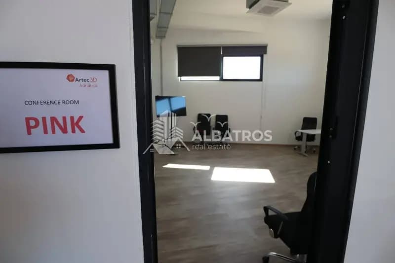 Продается коммерческое помещение площадью 1 151м² в Улцине.