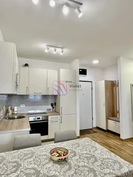 Vermietung, Einzimmerwohnung, 47m², Stari Aerodrom, Podgorica