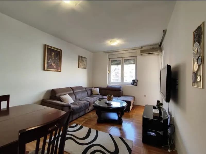 Vermietung, Zweizimmerwohnung, 64m², Stari Aerodrom, Podgorica