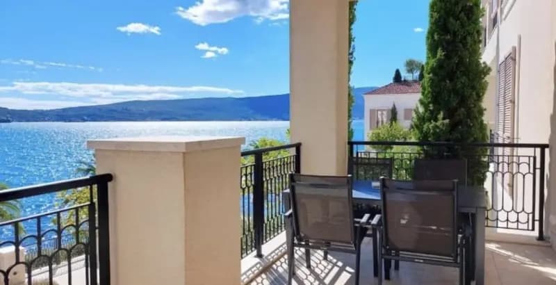 Ksenia Porto Montenegro - 1-bedroom apartment in the 1st row