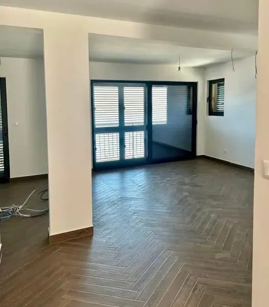 Satılık, üç odalı daire, 96m², Đuraševići, Tivat