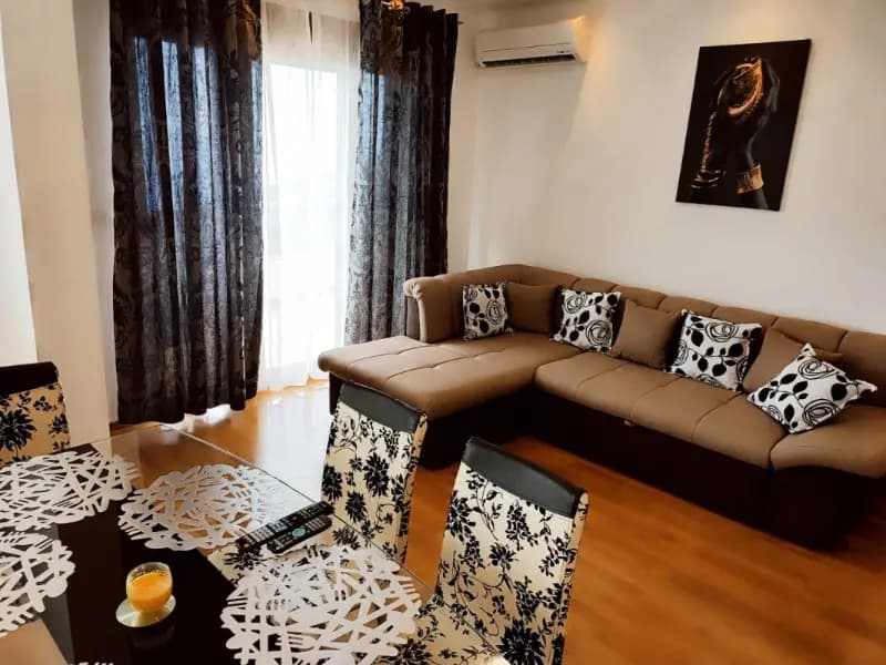 Prodaja, jednosoban stan, 65m², Dobra Voda, Bar