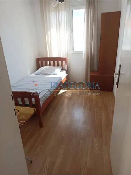 Deniz yakınında küçük bir binada daire, Šušan, Bar.