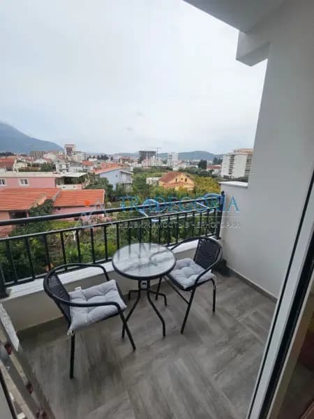 Şuşan'da garaj yeri olan bir odalı daire.