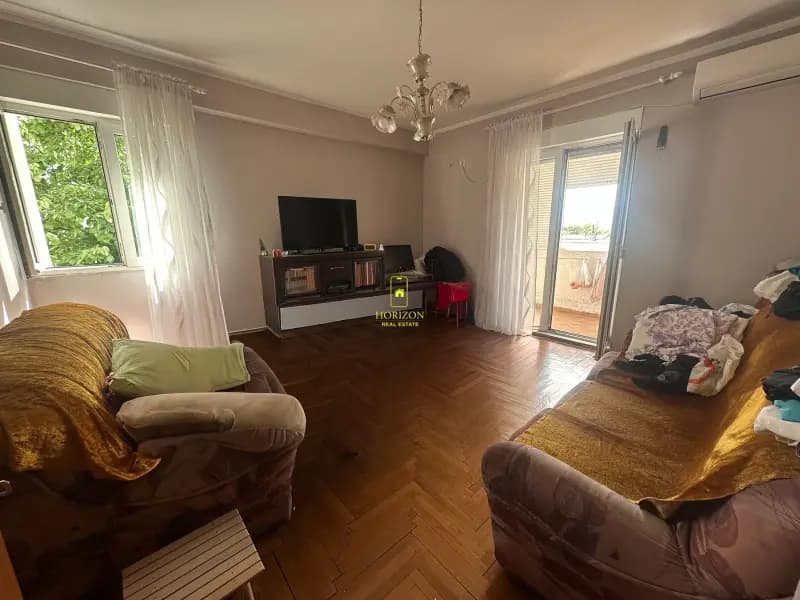 Dvosoban stan 81m2, Zabjelo, ulica Kralja Nikole