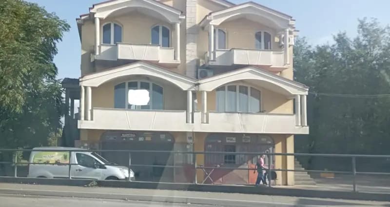 Prodaja, kuća, 600m², Golubovtsy, Podgorica