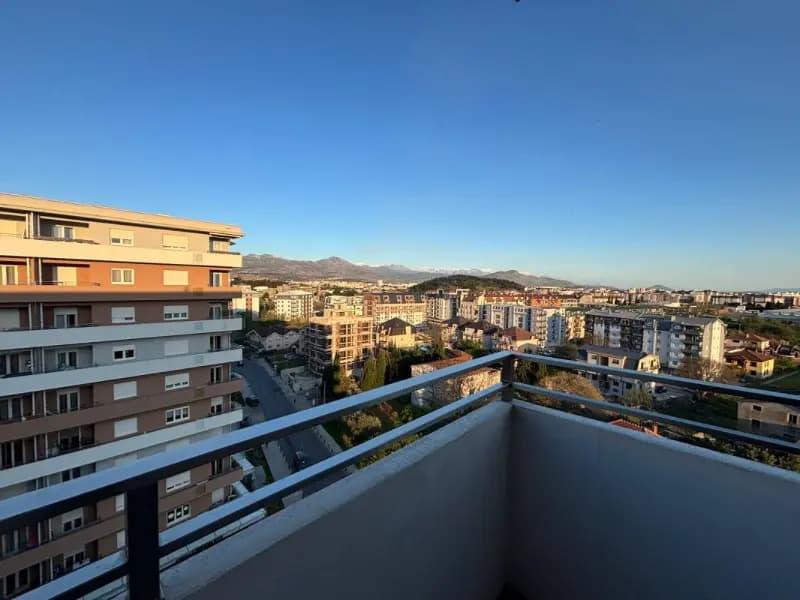 Prodaja, dvosoban stan, 70m², Centar, Podgorica
