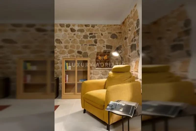 İndirimli fiyat - yenilenmiş ev Kotor'da - Skaljari