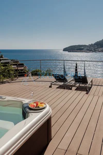 Villa 5A5'te lüks çatı katı