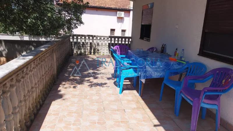 Mobilyalı yasal ev, Dobra Voda, Peçurica'da.