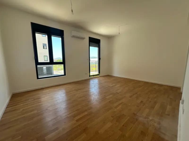 64m2'lik iki odalı daire, Tološi
