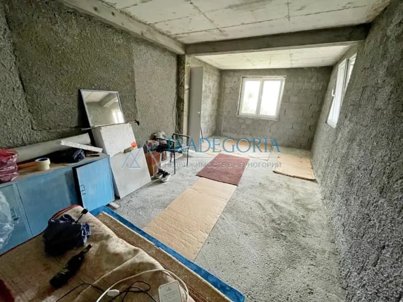 Prodaja kuće u Sutomoru ispod autoputa 190.000 evra