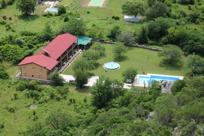 Buljarica'da restoran ve havuzlara sahip mini otel - arazi 2.846 m2