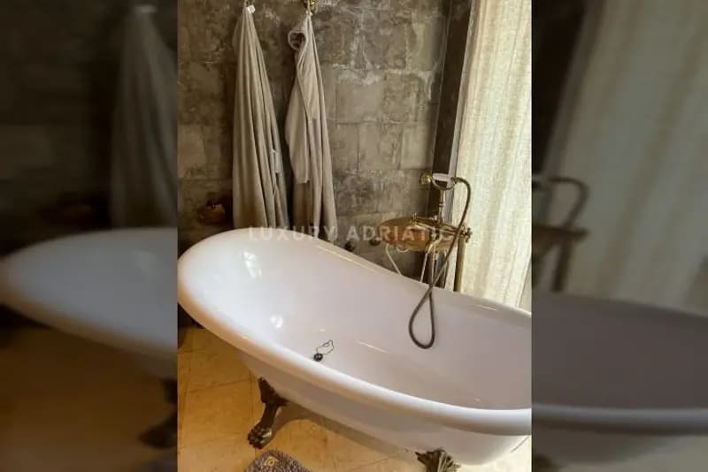 Deniz kenarında birinci sırada yer alan villa – Luštica, Krašići