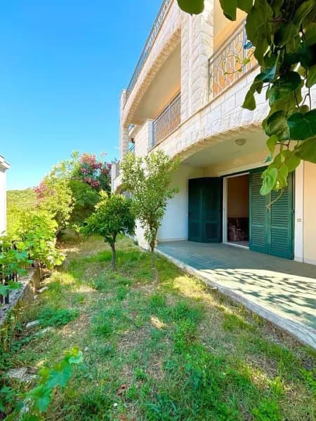 Kuća s panoramskim pogledom na more na Toploj, Herceg Novi