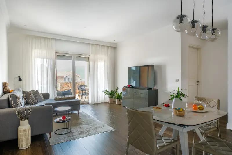 Ich verkaufe eine Einzimmerwohnung in Luštica Bay – Marina Village.