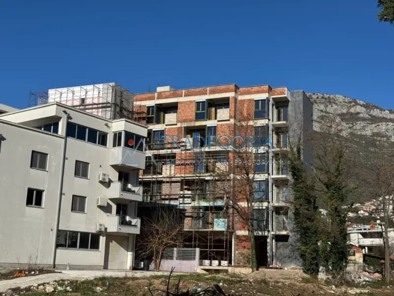 Продається квартира в новобудові перший ряд до моря в Барі