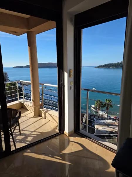 Rafailovići'de deniz manzaralı bir odalı daire