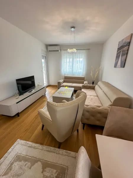 Dvosoban stan 72m2, New City