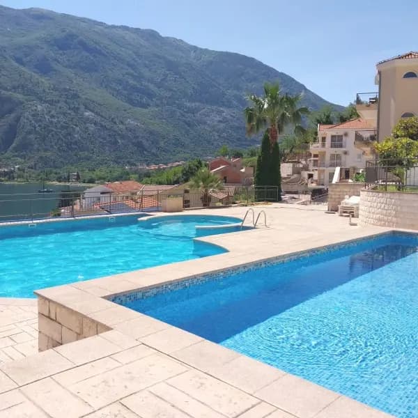 Muo kompleksi Kotor Körfezi - satılık tek iki yatak odalı daire