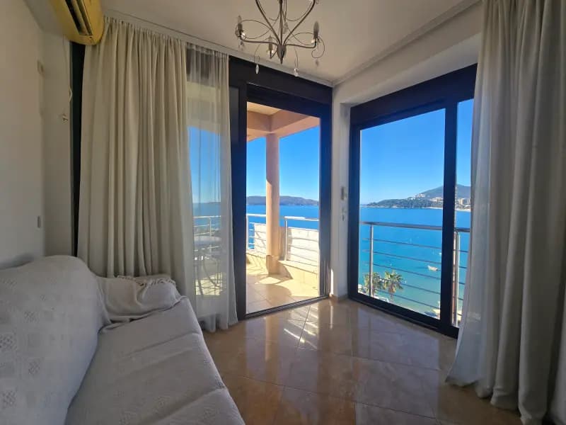 Rafailovići – denize 2. sıra – panoramik manzaralı iki yatak odalı daire!