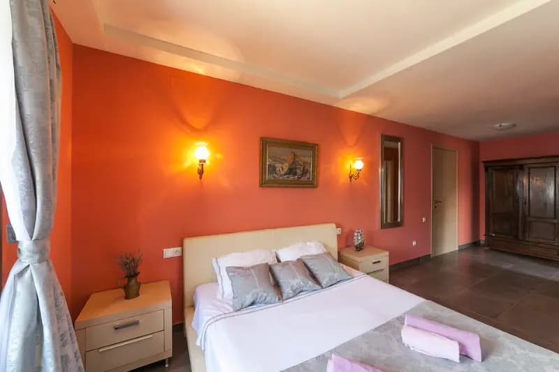 Prodaja, stan, 450m², Kotor