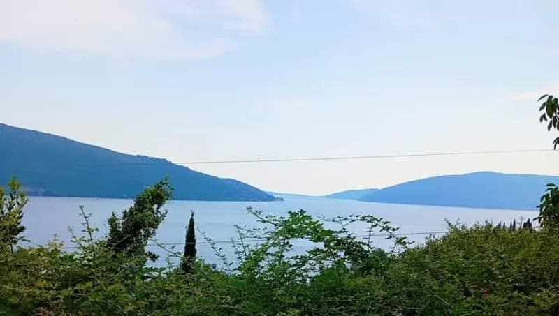 20.000 m2'lik özel arazi kompleksi satılıktır.