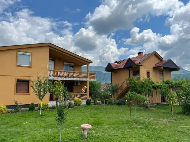 Prodaja, četvorosoban stan, 290m², Danilovgrad