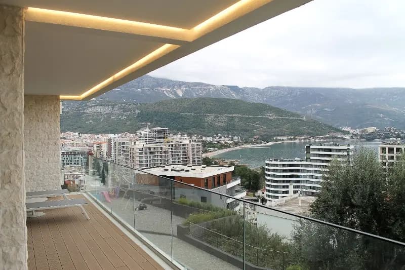 Satılık, üç odalı daire, 125m², Budva