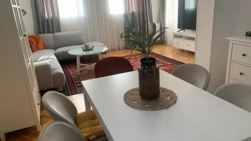 Izdavanje, kuća, 260m², Zagorič, Podgorica