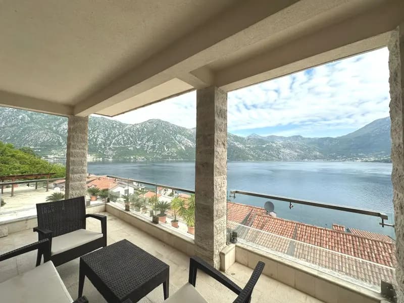 Boka Kotorska - Kostanjica'da üç odalı daire