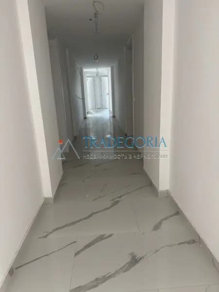 Продається квартира з видом на море в Барі.