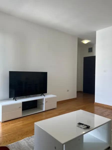 Оренда, однокімнатна квартира, 43м², Сіті Кварт, Подгориця