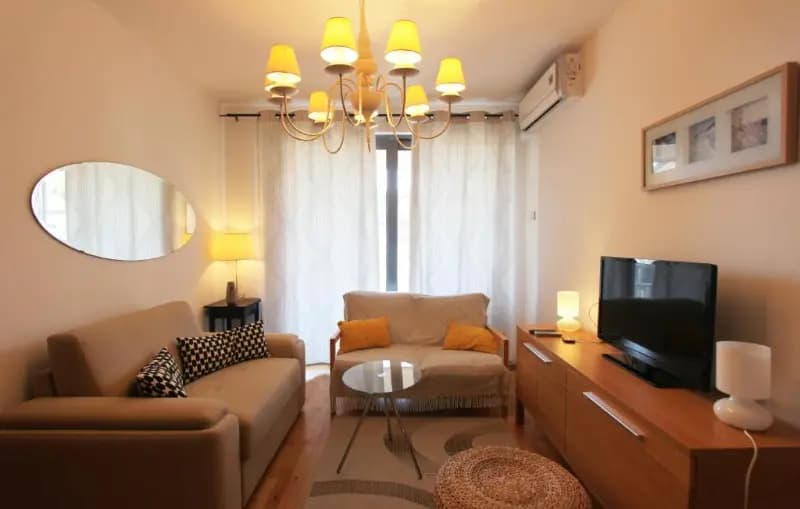 Izdavanje, dvosoban stan, 70m², Przno, Budva