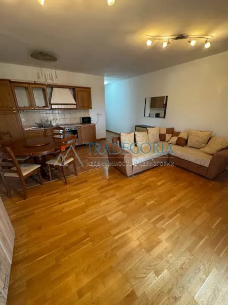 Deniz manzaralı, plaja 400 m mesafede Petrovac'ta bir odalı daire.