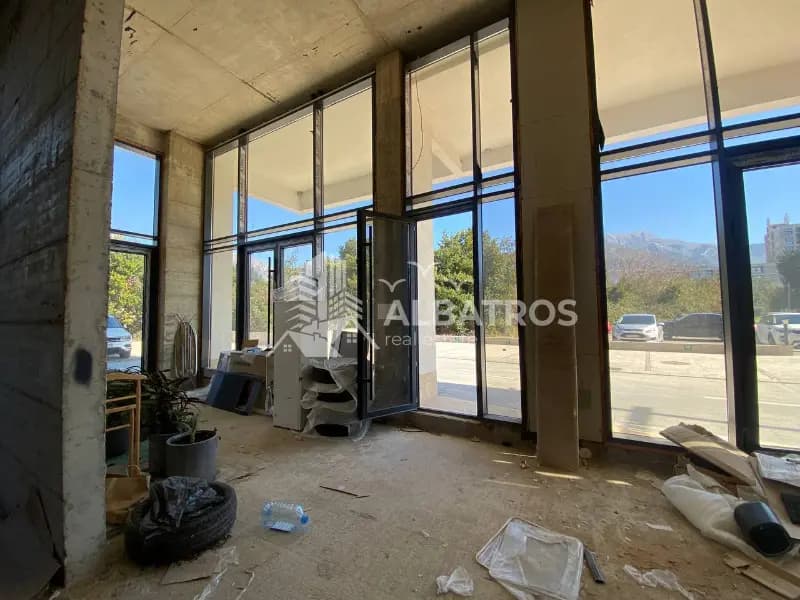 SALE OF COMMERCIAL SPACE IN THE CENTER OF BAR