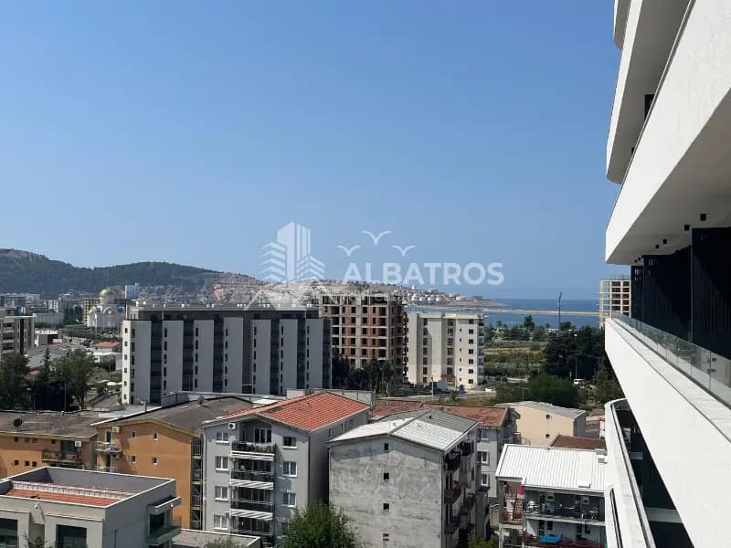 İlinu, Bar'da 60,5m2 tek odalı daire satılık.