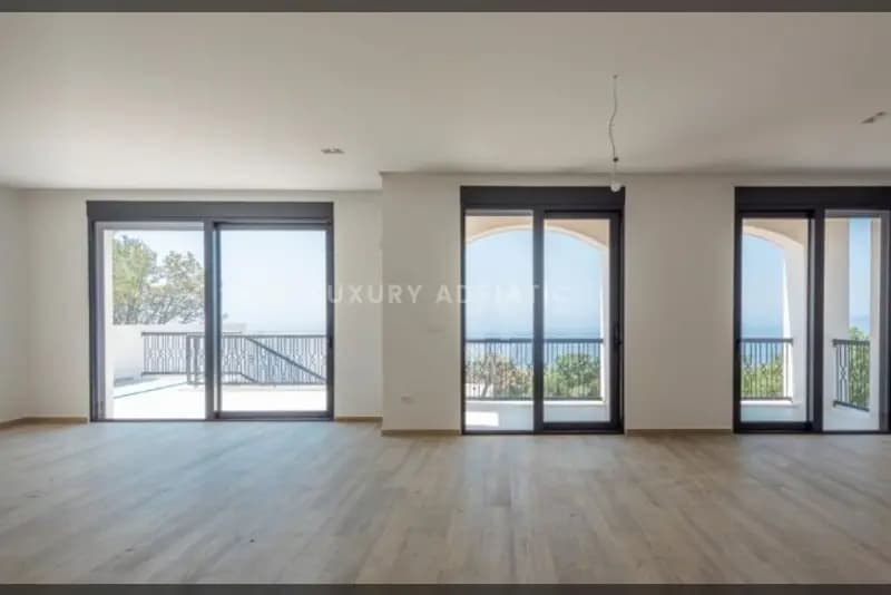 Vila sa bazenom i panoramskim pogledom na more - Budva, Skocidevojka