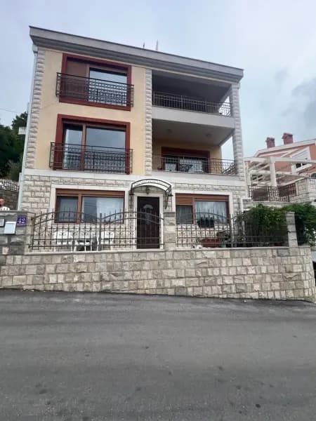 Prodaja, Kuća, 227m², Sasovici, Herceg Novi