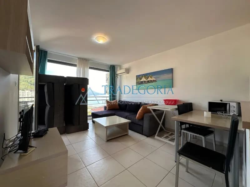 2 yatak odalı ve Bečići'de panoramik deniz manzaralı daire