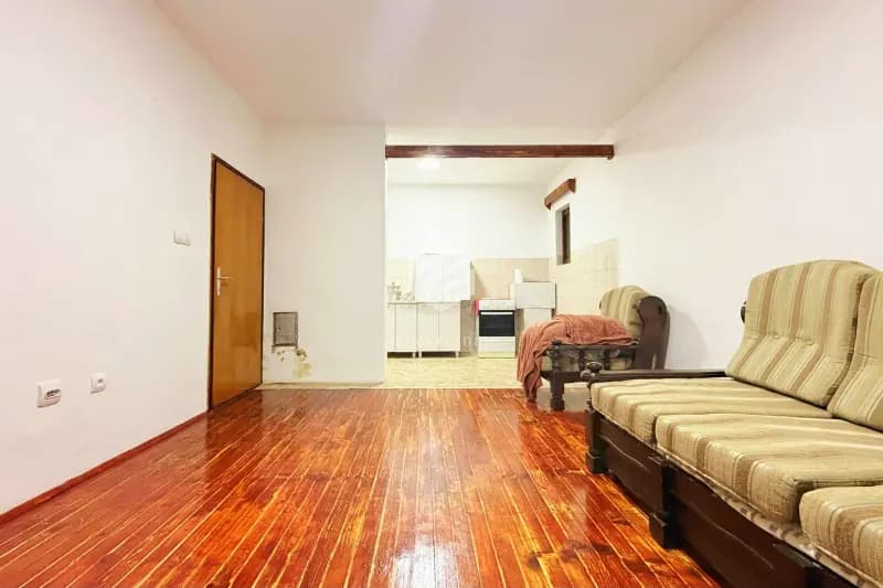 Dvosoban stan 70m2 + parking, Momišići – Podgorica